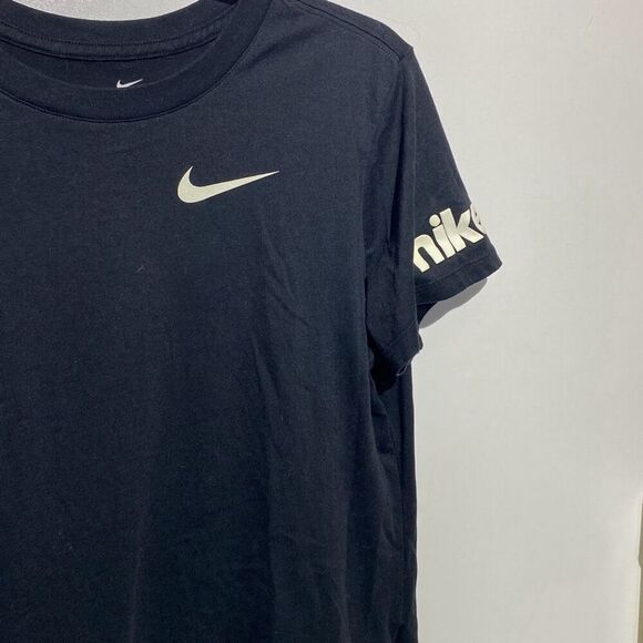 The Nike Tee Men's Black Swoosh Logo Crew Neck Short Sleeve T-Shirt Size Large - Picture 3 of 8